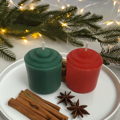 Mini Votive 100% Beeswax Christmas Votive Candle Set – Red & Green Festive Hand-Poured Candles for Holiday Decor, Table Centerpieces, and Cozy Ambiance